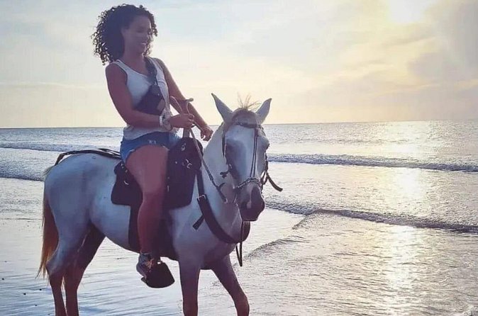 1-hour horseback ride on the beaches of Manzanillo del Mar - Who will enjoy this beach ride most?