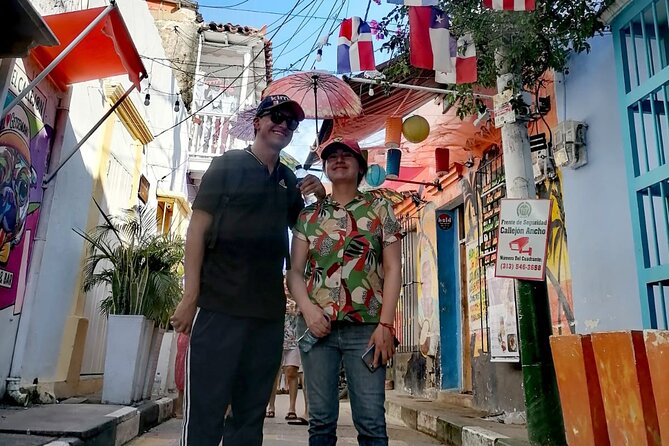 2-Hour Tour of Getsemani Color and Art - Why Getsemani works so well for an art walk