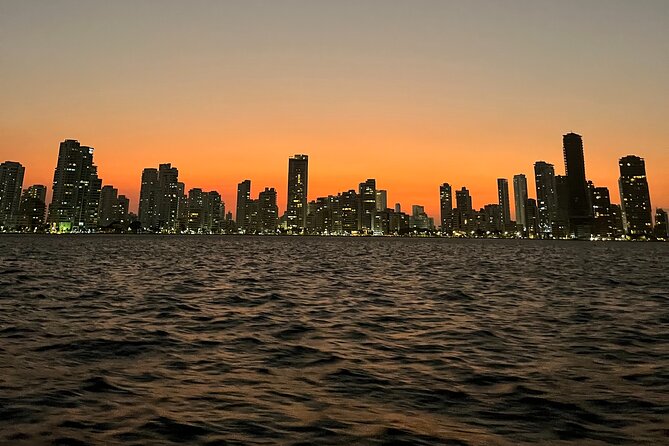 2 hrs Tour in Cartagena Bay with Sunset View - Key points before you book