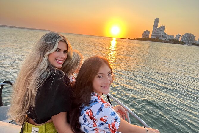 2 hrs Tour in Cartagena Bay with Sunset View - Is $30 a fair price in Cartagena?