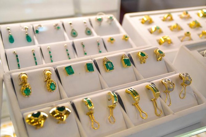 4-hour Comprehensive Private Emerald Tour in Bogota - La Candelaria and the emerald trade