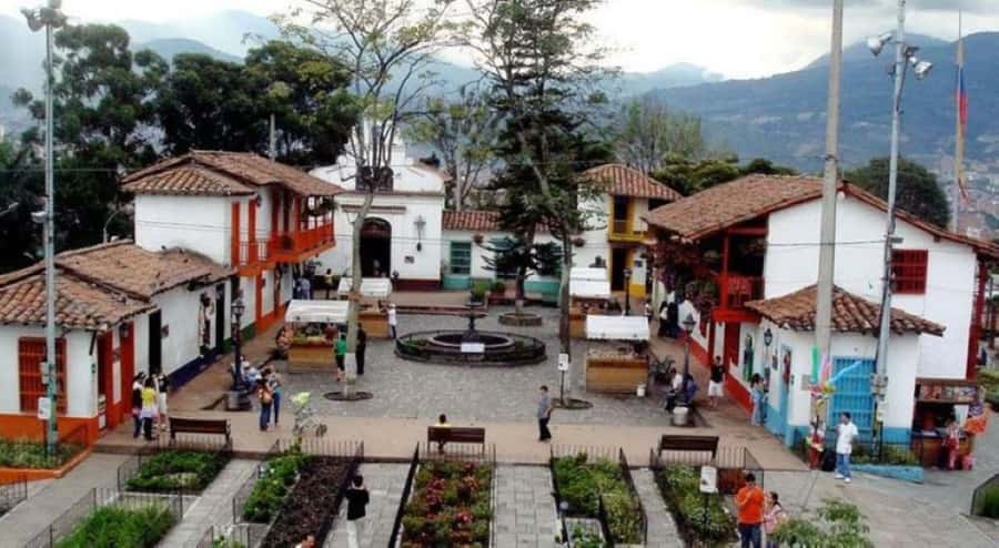 4-Hour Medellin, Envigado & Sabaneta Three County Tour - El Pueblito Paisa gives you the best first view