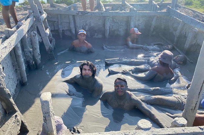 4 Hour Volcan de Lodo Private Tour - Cleaning off at the swamp