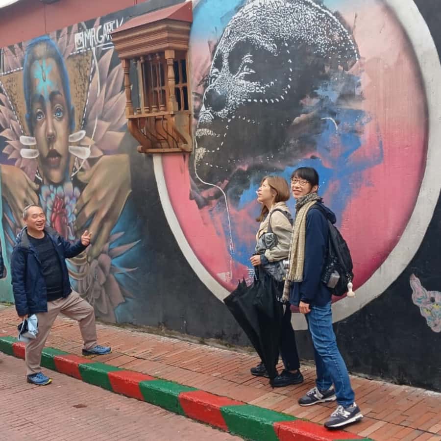 7-hour City Tour of Historic Bogotá with Monserrate - Bolívar Square and the machinery of Colombian government