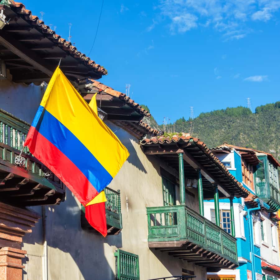7-hour City Tour of Historic Bogotá with Monserrate - Souvenirs, emeralds, and time to spend