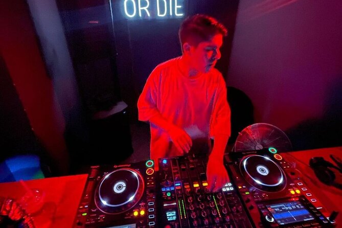 A night in Medellin with Rooftops and Nightclubs of El Poblado - Why the guides make or break the night