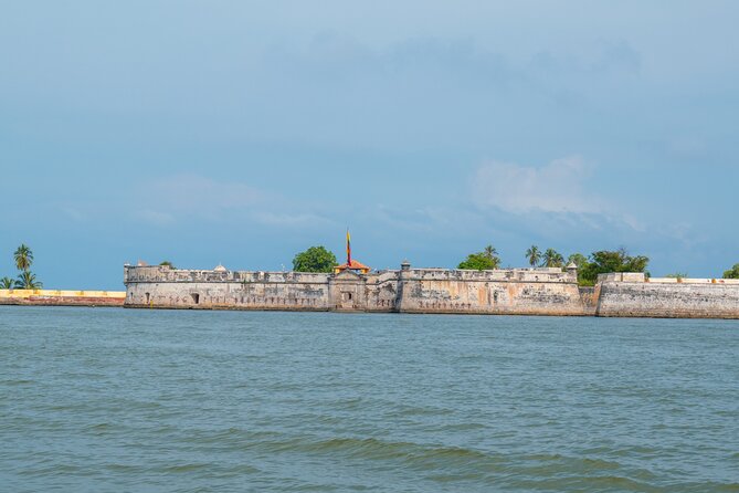 A whole day to the 5 Rosario Islands with snorkeling and plankton - Bocachica and the Fuerte de San Fernando