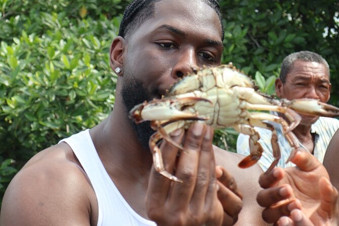 Artisanal Fishing of Crabs and Fish in Mangroves with Natives - What the $40 price includes