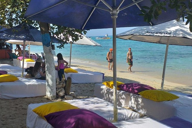 Banana Beach on the white beach of Baru - Eating at Banana Beach