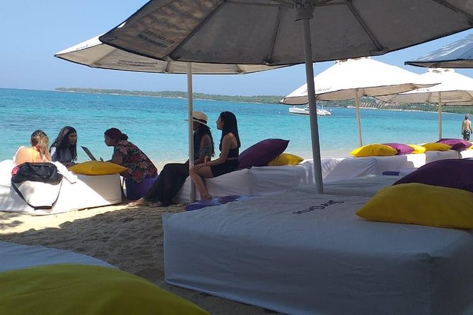 Banana Beach on the white beach of Baru - The Six-Hour Timing and Daily Schedule