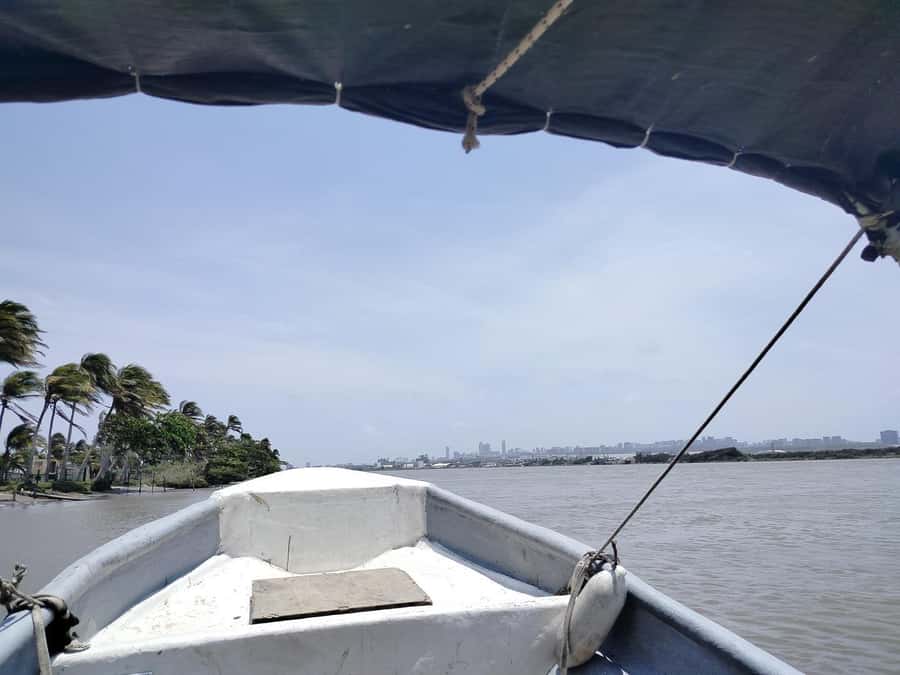 Barranquilla: Magdalena River and Bocas de Cenizas Tour - Riding the Tajamar between river and sea