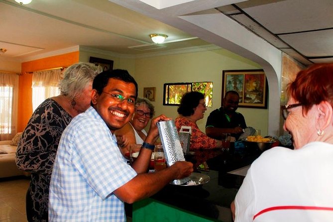 Bazurto Market Tour and Cooking Class in Cartagena - Choosing ingredients for a Caribbean lunch