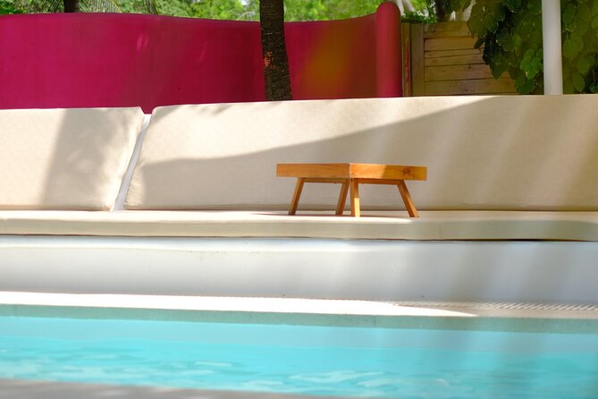 Beach Day at The Pink Mango, just 10 mins from town. - Who will enjoy this beach day?
