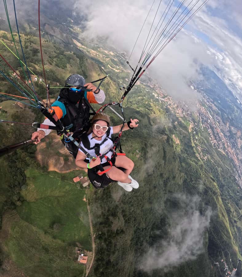 Bello: Paragliding in Medellín - Key Points Before You Book