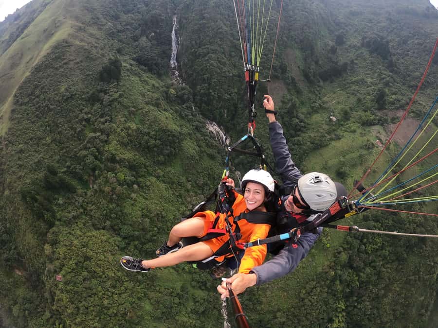 Bello: Paragliding in Medellín - The View From 3,000 Meters