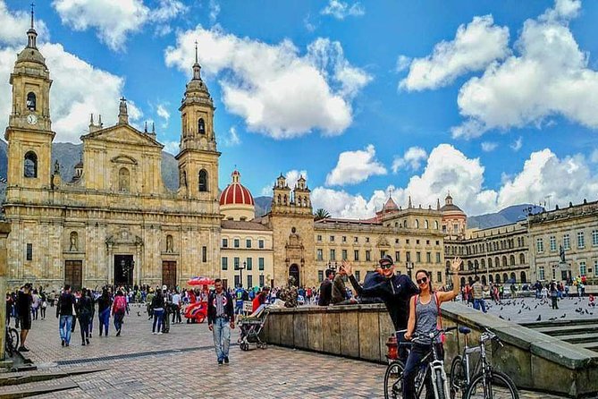 Best Bogota Bike Tour - Local Guides - Nice Bikes - Coffee, passion fruit, and local flavor