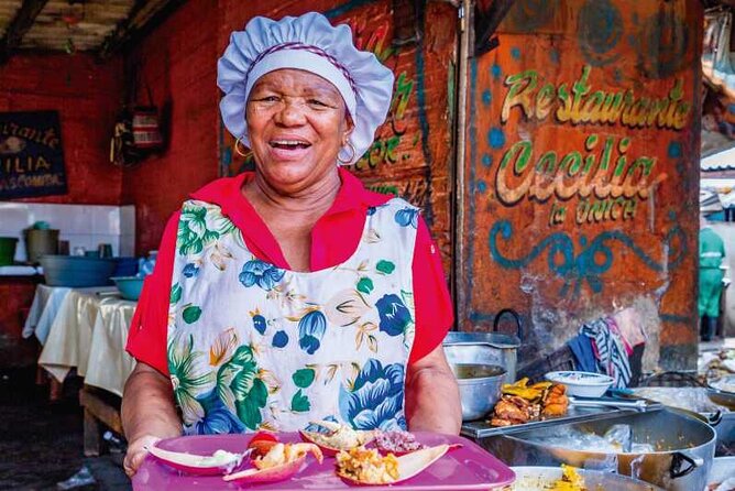 BICYCLE TOUR AND LUNCH AT ANTHONY BOURDAIN'S FAVORITE SPOT - San Sebastian del Pastelillo and Cartagena’s defenses