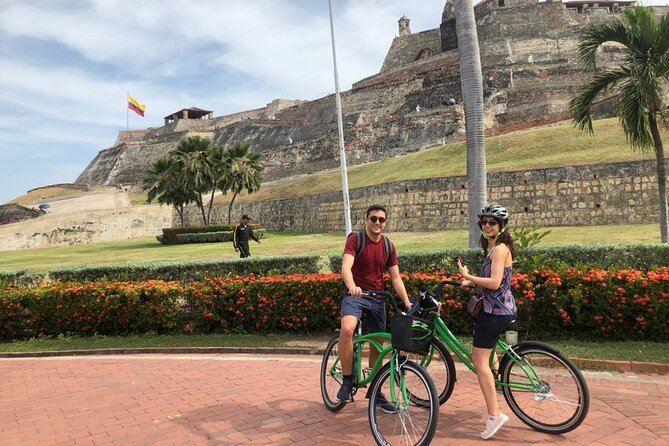 Bike city tour Cartagena - The Old Shoes monument and Cartagena’s local symbols