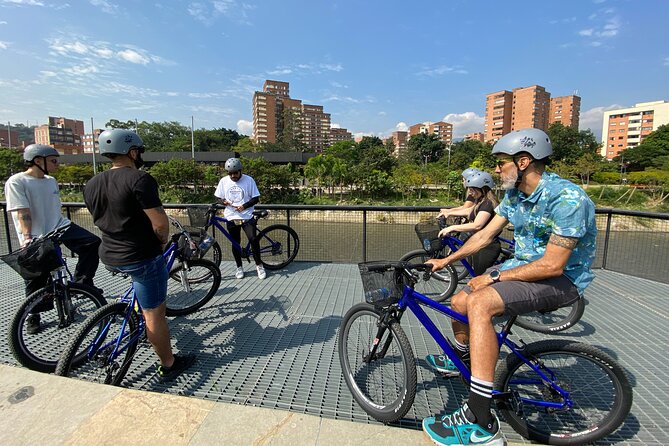 Bike City Tour Medellin With Snack and Organic Coffee - El Hueco brings you into everyday commerce