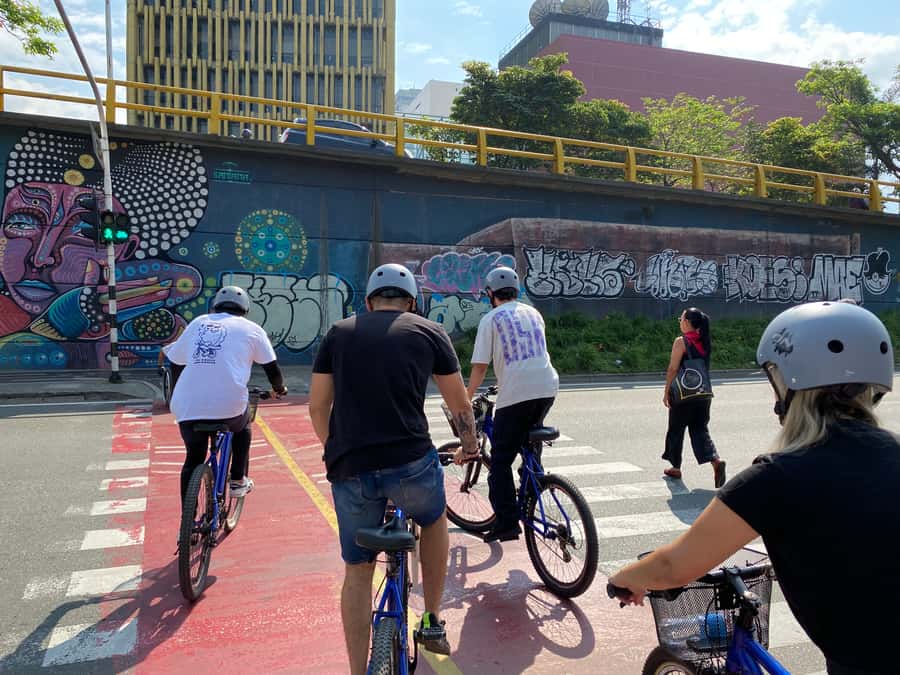 Bike Tour Medellin with Snacks and Local Beer - Five reasons this Medellín bike tour works