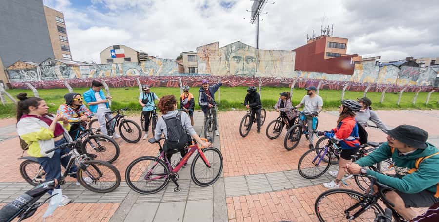 Biking in Full Color: Urban Art Bike Tour - Starting at the Red Wall in La Candelaria