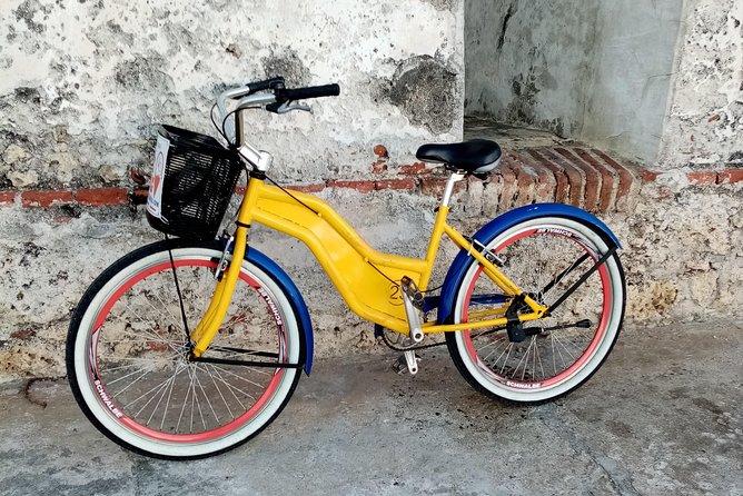Biking Tour Cartagena - Getsemaní and Centenario Park add local texture