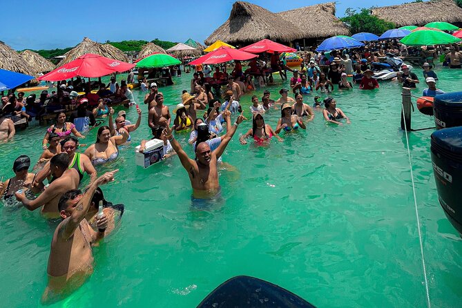 Boat Party on Cholón Island - What the Cholón boat party is really like
