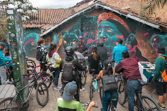 Bogotá Bike Tour with street art - Santa Fe and the social meaning of public art