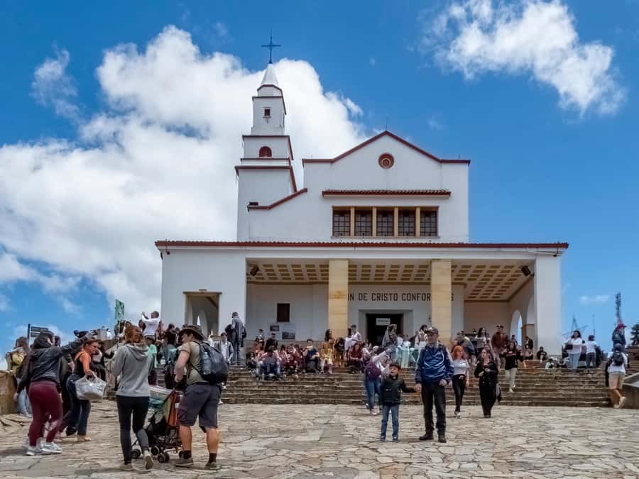 Bogotá: City Tour, Monserrate, Gold Museum, Plaza de Bolivar - Starting with the Gold Museum