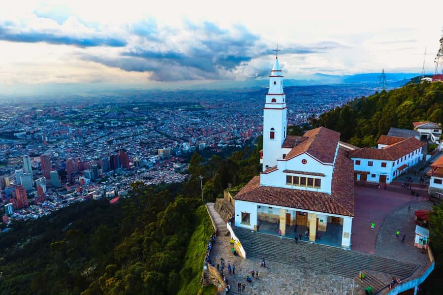 Bogotá City Tour with Monserrate, Gold and Botero Museums - Starting with Bogotá’s old quarter