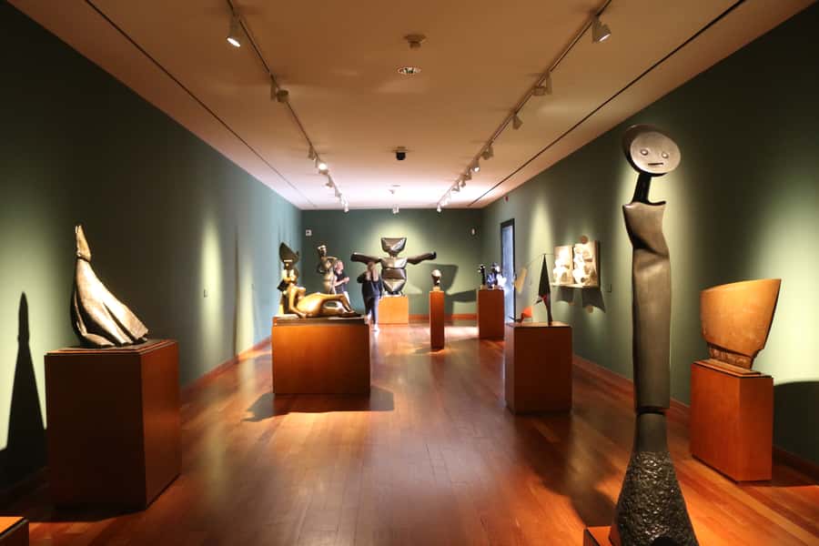 Bogotá City Tour with Monserrate, Gold and Botero Museums - Why the private guide matters