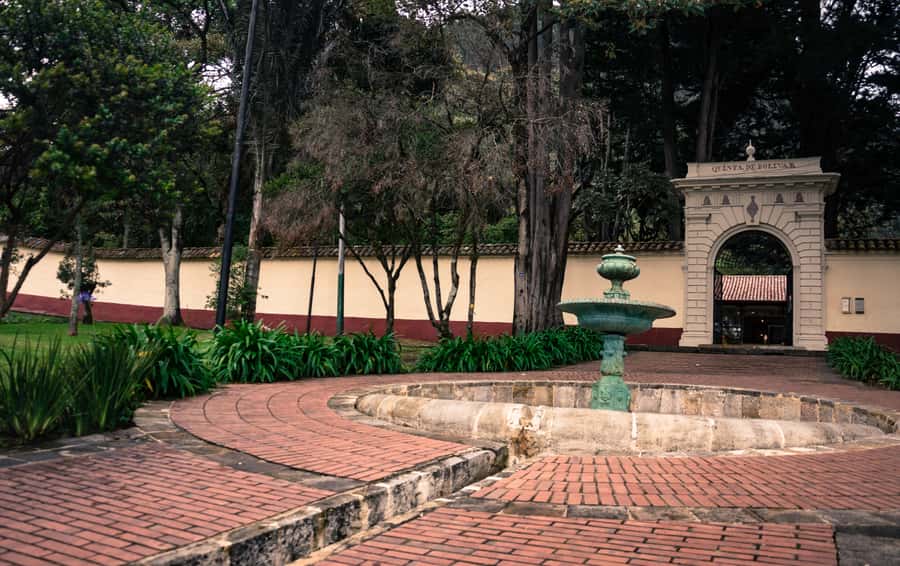 Bogotá: City Tour with Monserrate Hill, transfers and guide - Key points to know before booking