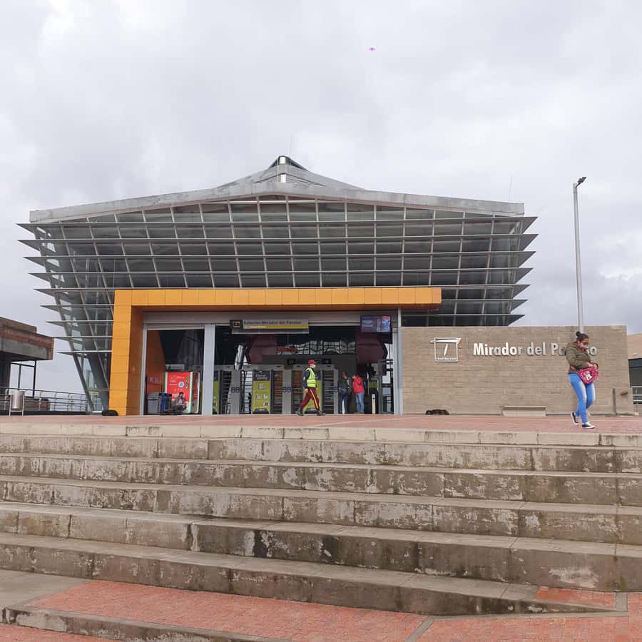 Bogotá: Ciudad Bolivar Private Tour with Cable Car Ticket - Leaving central Bogotá for Ciudad Bolívar