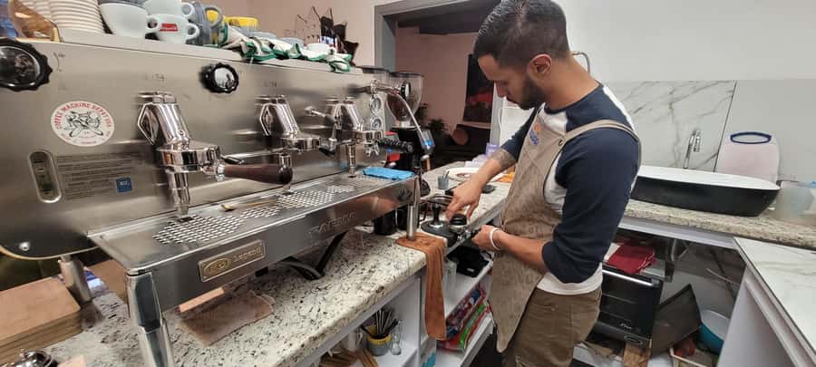 Bogota: Coffee Tour, Filtration and Espresso Experience - The filtered coffee comparison: Chemex and V60