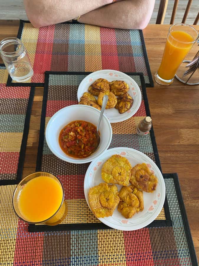 Bogotá: Colombian Cooking Class with Market Visit - Cooking three Colombian dishes with Liz