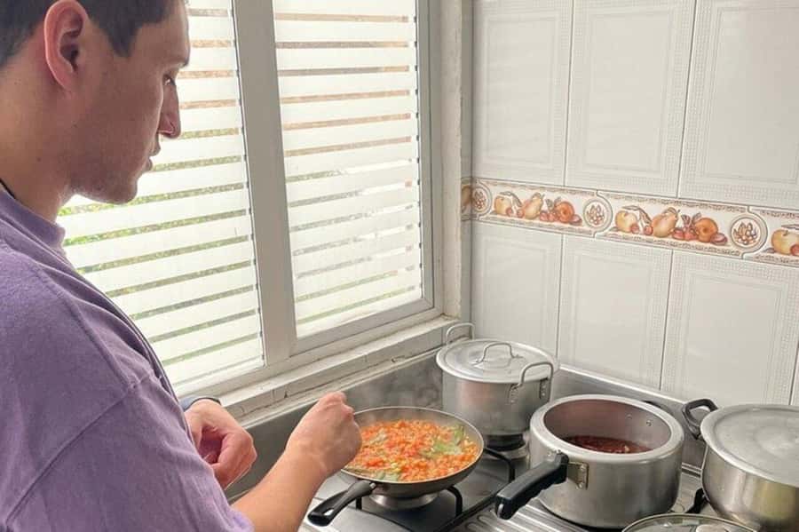 Bogotá: Colombian Cooking Class with Market Visit - Who will enjoy this Bogotá food experience?