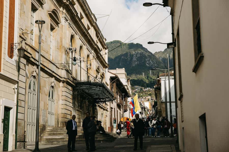 Bogotá: Express Tour with Private Guide and Transportation - Who should book this express experience?