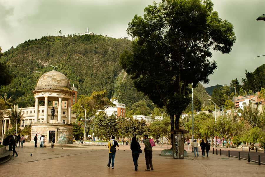Bogotá: Grand City Tour with Monserrate, Usaquén and Lunch - La Candelaria and the city’s oldest streets