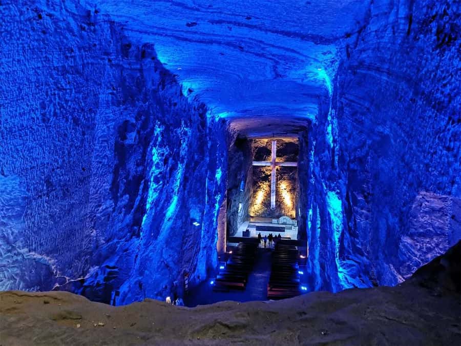 Bogota: Guatavita and Salt Cathedral Daily Group Tour - Lunch, snacks, and the long middle of the day