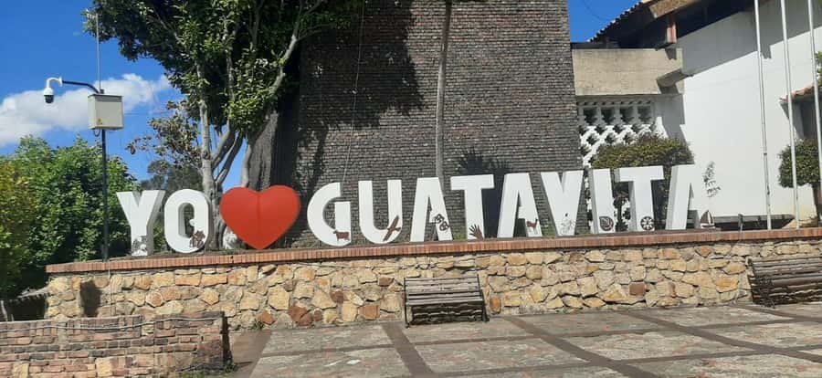 Bogota: Guatavita and Salt Cathedral Daily Group Tour - Guides can make or break the day