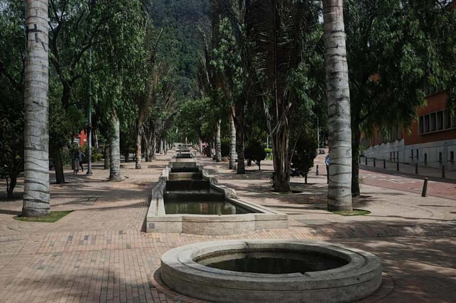 Bogotá: Guided La Candelaria Walking Tour - Three hours or seven hours?
