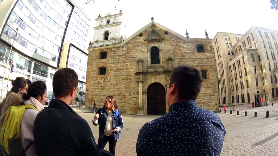 Bogota: La Candelaria Highlights Walking Tour - A photo stop with a local point of view