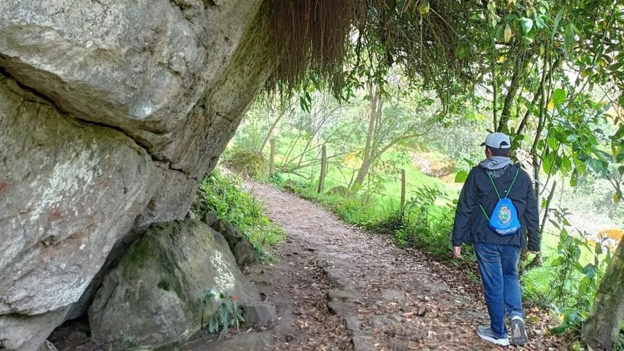 Bogota: La Chorrera Waterfall Guided Hike and Guadalupe Hill - Practical details before you commit
