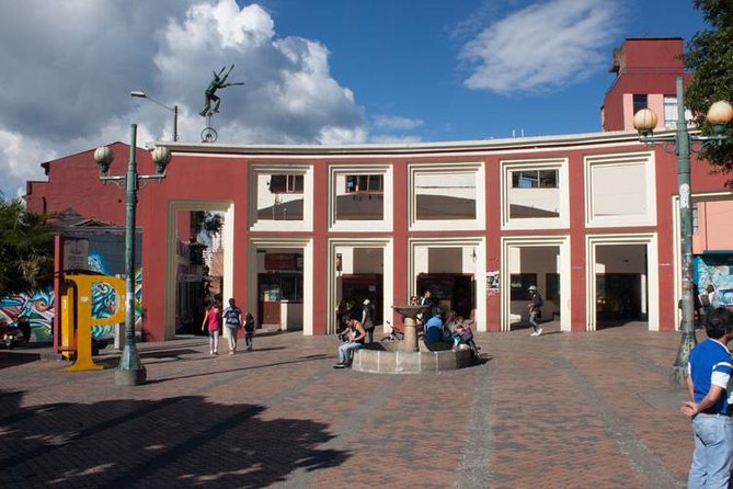 Bogotá Layover: Private 4-6 Hour Flexible City Tour - Plaza de Bolívar ties the city together