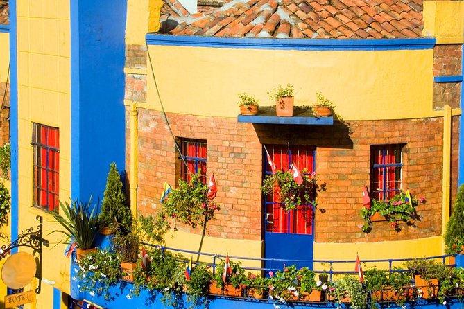 Bogotá Layover: Private 4-6 Hour Flexible City Tour - Monserrate offers the big first view