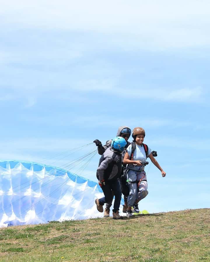 Bogota: Paragliding activity in La Calera with transfers - How Private Transportation Changes The Day