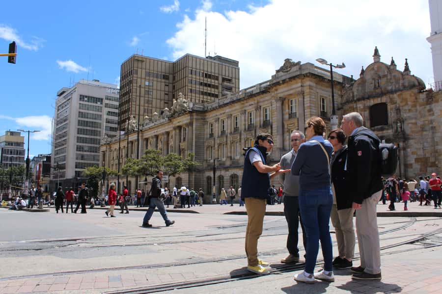 Bogotá: Private Candelaria Walking Tour and Gold Museum - Why combine the Gold Museum with La Candelaria?