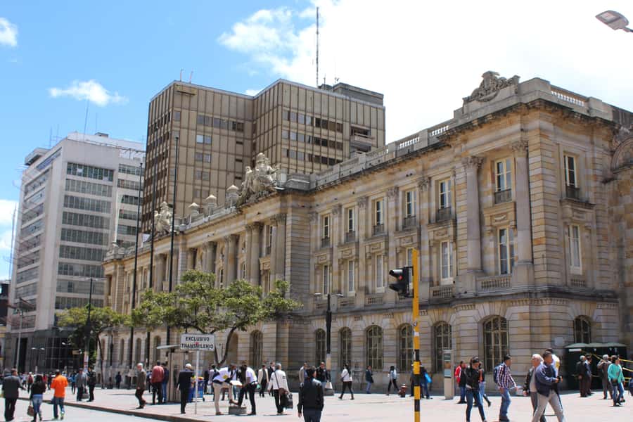 Bogotá: Private Candelaria Walking Tour and Gold Museum - Is the $75 price good value?