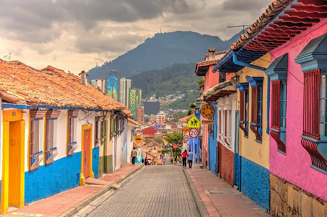 Bogota Private Tour during Airport Connection - Thirty minutes inside the Gold Museum