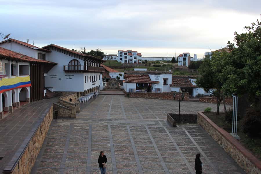 Bogotá: Salt Cathedral & Lake Guatavitá Tour with Lunch - Key points at a glance